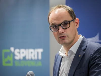 Ljubljana, Hisa EU.Strateski posvet iz serije InFocus z naslovom Umetnost crnega laboda, ki ga organizira Institut za strateske resitve (ISR) skupaj z ministrstvom za gospodarstvo, delo in sport ter agencijo Spirit Slovenija.Minister za gospodarstvo, delo in sport Anze Logar.