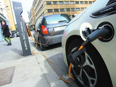 Tekma za 7800 evrov: Kdo bo dobil državni denar in kdo bo ostal praznih rok?
