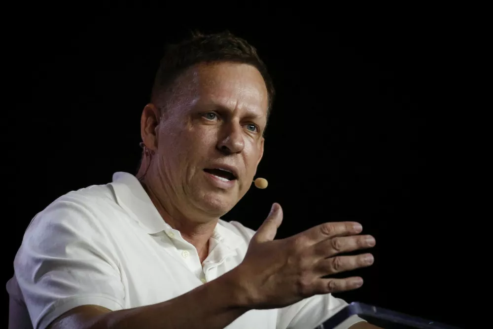 MIAMI, FLORIDA - APRIL 7: Peter Thiel, co-founder of PayPal, Palantir Technologies, and Founders Fund, gestures as he speaks during the Bitcoin 2022 Conference at Miami Beach Convention Center on April 7, 2022 in Miami, Florida. The worlds largest bitcoin conference runs from April 6-9, expecting over 30,000 people in attendance and over 7 million live stream viewers worldwide. Marco Bello,Image: 680976658, License: Rights-managed, Restrictions:, Model Release: no / Foto: Profimedia