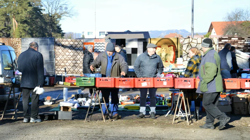 Kramarski oz. bolj&scaron;ji sejem Maribor, pri nekdanjem TAM-u.