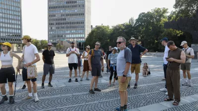 3.8.2026 - OGLED SOCIALISTIČNE DEDI&Scaron;ČINE LJUBLJANE - komunistična tura - ogled - turistiFoto: Luka Cjuha