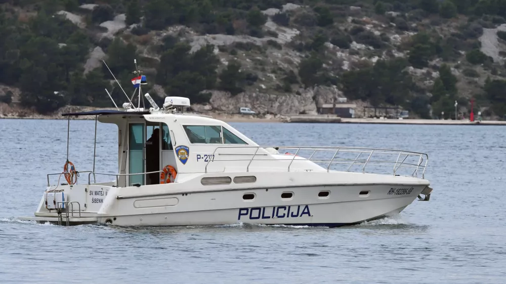 17.12.2024., Sibenik - Brod pomorske policije u kanalu Sv.Ante. Photo: Hrvoje Jelavic/PIXSELL