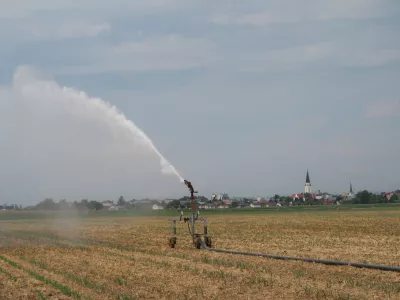 Rakičan, Panvita, kmetijsko zemlji&scaron;če, polje, namakalni sistem, namakanje. Foto: Tatjana Pihlar 