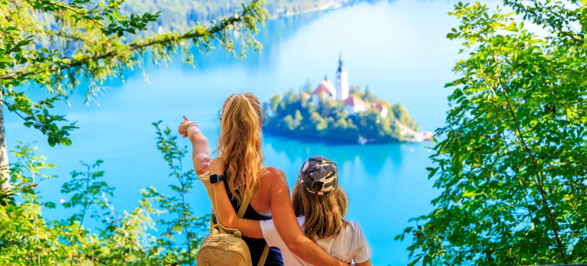 Ko nas nekdo obi&scaron;če od zunaj, nas pogosto vidi drugače, kot pa mi vidimo sami sebe. / Foto: Istock