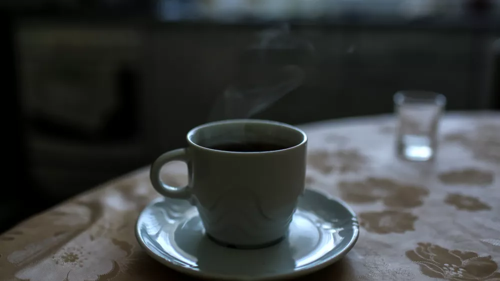 - simbolična fotografija - kava - skodelica kave - 09.01.2017 - Perutninarstvo, kmetija //FOTO: Jaka GasarOPOMBA: DNEVNIKOV OBJEKTIV - REPORTAŽA 2017