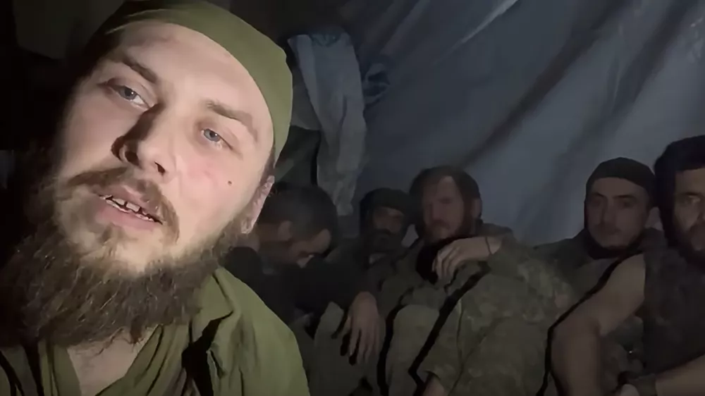 Izčrpani ukrajinski vojaki. Vir: youtube, zajem zaslona