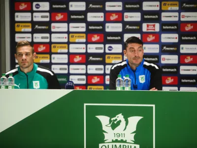 Timi Max El&scaron;nik (levo), trener Olimpije Albert Riera - 13.10.2022 &ndash; Nogometni klub NK Olimpija &ndash; trening pred derbijem z Mariborom v 13. krogu Prve lige Telemacha  //FOTO: Bojan Velikonja