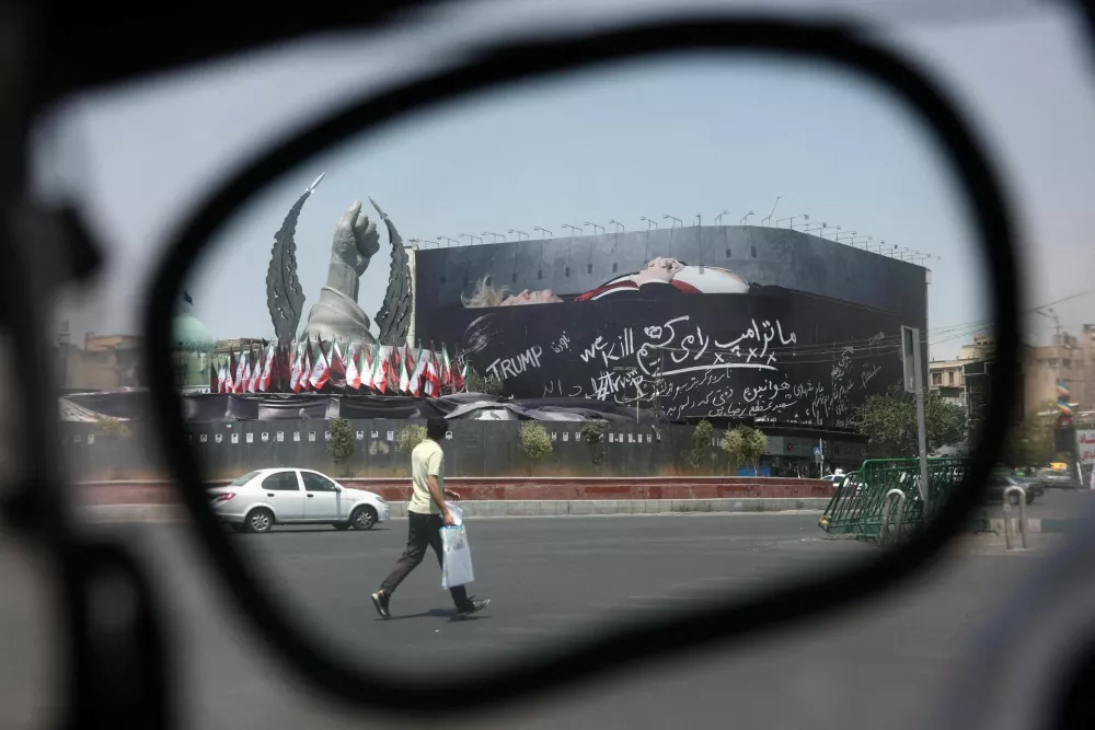 FILE PHOTO: A billboard depicting U.S. President Donald Trump lying in a coffin, in Tehran, Iran, July 30, 2026. Majid Asgaripour/WANA (West Asia News Agency) via REUTERS  ATTENTION EDITORS - THIS PICTURE WAS PROVIDED BY A THIRD PARTY. ISRAEL OUT. NO COMMERCIAL OR EDITORIAL SALES IN ISRAEL. NO ACCESS FOR ISRAELI MEDIA. NO USE BBC PERSIAN. NO USE VOA PERSIAN. NO USE MANOTO. NO USE IRAN INTERNATIONAL. NO USE RADIO FARDA. DIGITAL: NO USE BBC PERSIAN. NO USE VOA PERSIAN. NO USE MANOTO. NO USE IRAN INTERNATIONAL. NO USE RADIO FARDA./File Photo