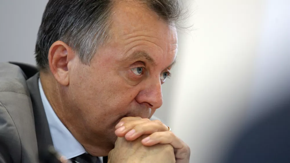 v.d. Generalni direktor RTV Slovenija Anton Guzej- Programski svet RTV Slovenija, seja na kateri so obravnavali aktualno problematiko RTVS, politiko ogla&scaron;evanja v programih RTVS, informacijo o programsko produkcijskem načrtu za leto 2011 in digitalizacijo programov, imenovali pa so tudi generalnega direktorja RTV Slovenija;///FOTO: Luka Cjuha