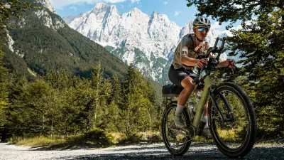 Namen Adama Jordana ni bil le čim hitreje prekolesariti zahtevno traso, temveč skozi avtentično zgodbo predstaviti izjemno pokrajinsko raznolikost Slovenije ter STKP približati &scaron;ir&scaron;i domači in mednarodni javnosti. F Nicol&ograve; Blasi