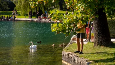 Tudi današnji dan je priporočljivo preživeti kje bolj ob vodi. Toda ne hodite predaleč, ker bo na cestah gneča. / Foto: Istock