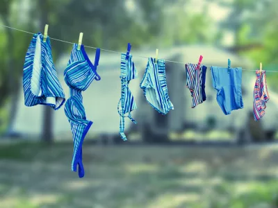 Najbolj&scaron;a preventiva je, da kopalke povsem posu&scaron;imo. To velja tudi za vodne rekvizite in podobno. / Foto: Istock
