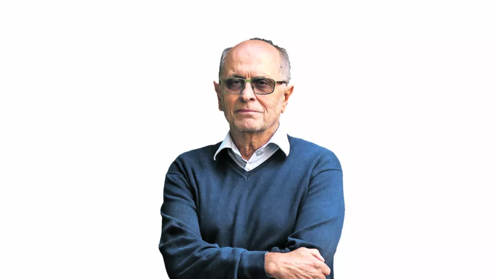 - 30.09.2021 - Ivan Lorenčič, nekdanji ravnatelj II. Gimnazije v Mariboru &ndash; novi kolumnist Dnevnik //FOTO: Luka Cjuha.------PSA !!ColorZA KOLUMNE MNENJAV MAPO PERMANENT !!!
