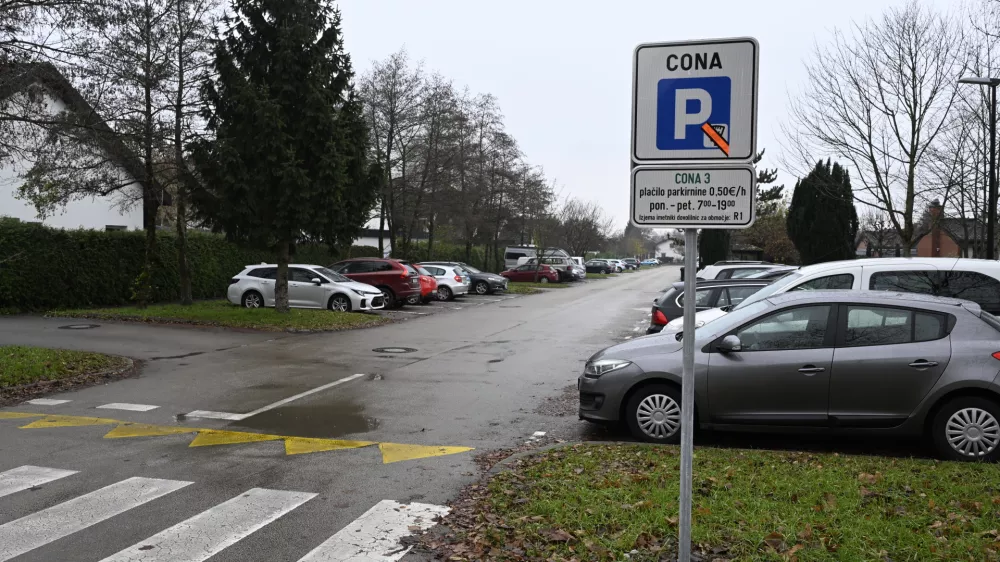 03.12.2025 Pregljeva ulica, plačljivo parkiri&scaron;če, RudnikFoto: Nik Erik Neubauer