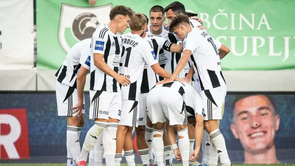 Mura players celebrating during the match between Brinje and Mura in the 5th round of the Prva Liga Telemach 2026/27 on August 16, 2026, at Brinje Grosuplje, Slovenia. Photo: Loris Cipot