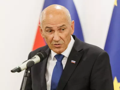 Ljubljana, vlada.Konstitutivna seja strateskega sveta za gospodarstvo.Predsednik vlade Janez Jansa.