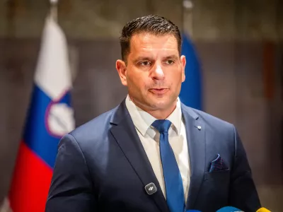 Ljubljana, DZ.Izjava za medije predsednika DZ Zorana Stevanovica.