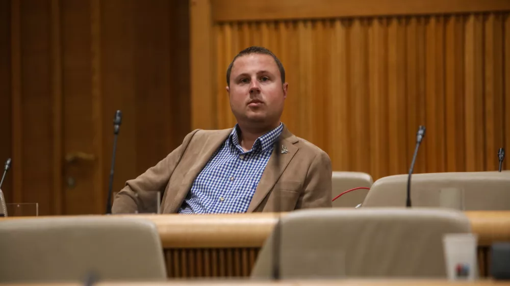 - Žan Mahnič, poslanec SDS,- 01.06.2026. - Zasli&scaron;anja kandidatov za ministre 4. vleda Janeza Jan&scaron;e pred parlamentarnimi odbori v DZ RS.//FOTO: Bojan Velikonja