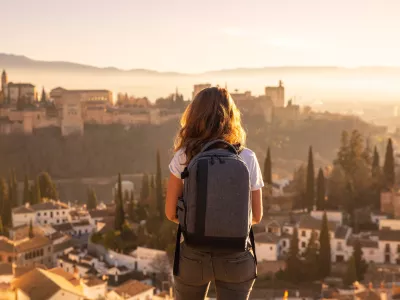 woman traveler in europa- Alhambra in Spain