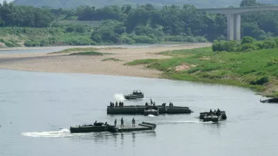 U.S. Army's soldiers conduct a training exercise on a river in Yeoncheon, South Korea, near the border with North Korea, Tuesday, Aug. 18, 2026. (AP Photo/Ahn Young-joon)