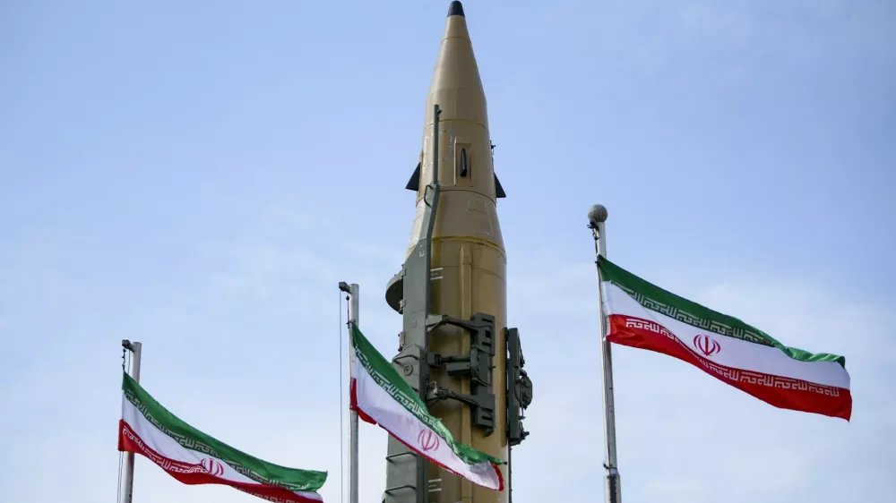 Raketa sejjil, ki sodi med najsodobnej&scaron;e iransko orožje.