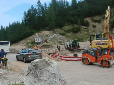 Vr&scaron;ič, gorski prelaz, gradnja parkiri&scaron;č. Foto: Tatjana Pihlar 