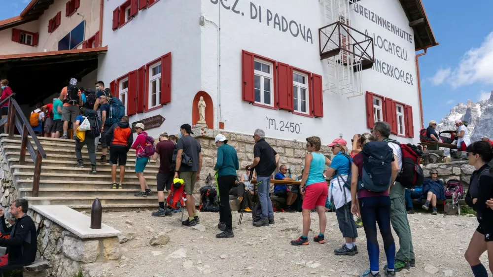 Dolomiti, Tre Cime, gneča. Foto: Profimedia