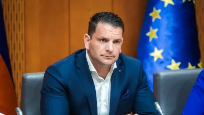 Ljubljana, DZ.Seja kolegija predsednika DZ, na kateri so se dogovorili o sklicu izredne seje DZ ter obravnavali predlog o dopolnitvah zakona o praznikih in dela prostih dnevih po skrajsanem postopku.Predsednik DZ Zoran Stevanovic.