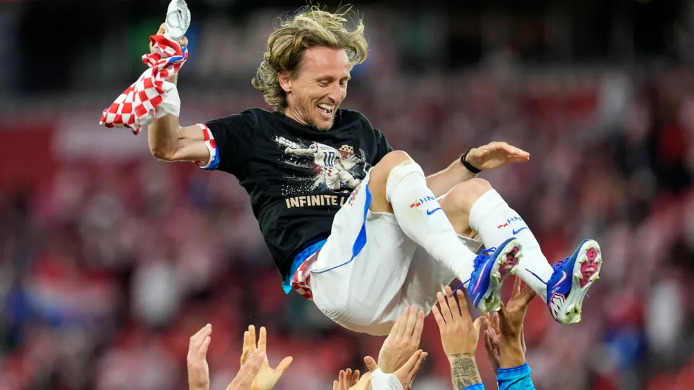 Croatia's Luka Modric (10) celebrates after the World Cup Group L soccer match between Panama and Croatia in Toronto, Tuesday, June 23, 2026. (AP Photo/Olivia White)