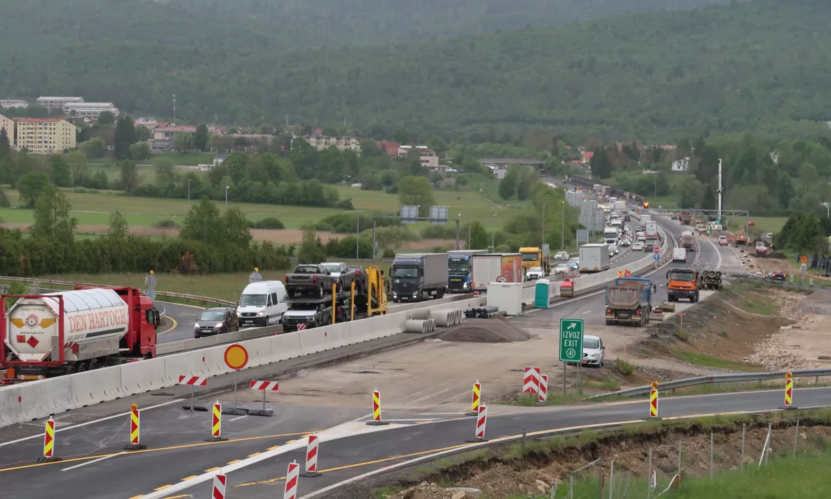 Na Štajerskem ukinili 24-urni delavnik, na Notranjskem kadrovska suša