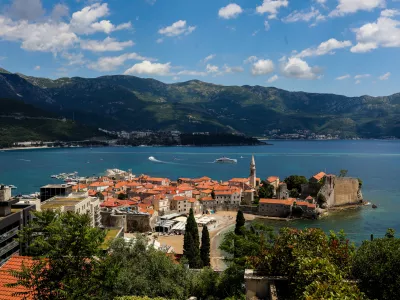 - Na poti od Herceg Novog do Svetog &Scaron;tefana.- Budva, Črna Gora.- 28.05.2025. - Reportaža o Jadranski magistrali ob 60. obletnici izgradnje in 70. obletnici začetka gradnje.- Jadranska magistrala, cesta, hrva&scaron;ka obala.OPOMBA: ZA OBJAVO V OBJEKTIVU!//FOTO: Bojan Velikonja