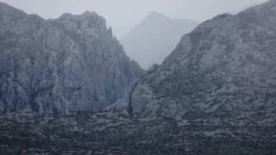 27.11.2025., Vinjerac - Pogled na Velebit Photo: Sime Zelic/PIXSELL