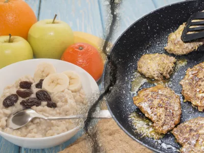 healthy and unhealthy Breakfast. Oatmeal with raisins in a white bowl. Fruits. Fried steaks. / Foto: Mikhail Sedov Getty Images