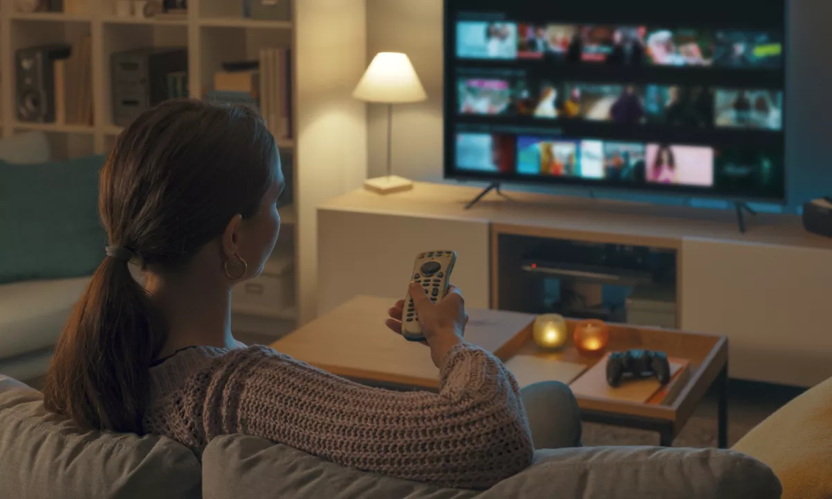 Najpogostejša napaka, ki jo delamo pred televizorjem, in kako jo odpraviti