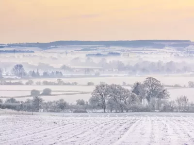 Sneg in led utegneta doseči tudi kraje, kjer sicer zmrzali ne poznajo. Slika je simbolična. / Foto: Istock