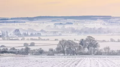 Sneg in led utegneta doseči tudi kraje, kjer sicer zmrzali ne poznajo. Slika je simbolična. / Foto: Istock