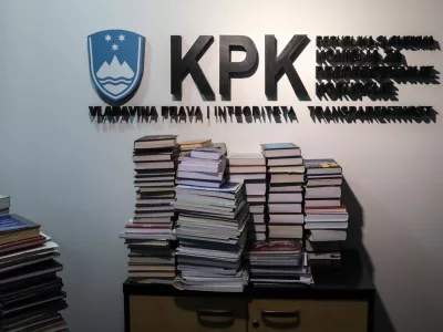 - simbolična fotografija - vladavina prava - integriteta - transparentnost &ndash; KPK - Komisija za preprečevanje korupcije RS,  //FOTO: Jaka Gasar