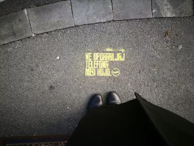 mobilni telefoni, promet, ceste, nevarnost, akcija, AVP, hoja, pe&scaron;ci