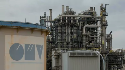 2JR14KK OMV Austria petrol and gas storage tanks in Refinery Schwechat
