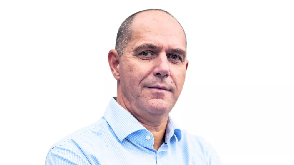  04.11.2019 &ndash; red. prof. dr. Jože P. Damijan, ekonomist &ndash; redni profesor Ekonomske fakultete Univerze v Ljubljani in nekdanji politik - podpredsednik Strate&scaron;kega sveta za gospodarstvo pri predsedniku vlade, predsednik vladnega Odbora za reforme in minister za razvoj //FOTO: Matjaž Ru&scaron;t------COLORNA BELI PODLAGIZA KOLUMNOV PERMANENT !!!