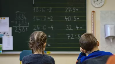 simbolična fotografija - &scaron;olstvo - pouk - &scaron;olska tabla - računaje - matematika - učilnica - - 25.11.2019 &ndash; Osnovna &scaron;ola O&Scaron; Sostro - Podružnična &scaron;ola Prežganje v Ljubljani - Zalog, //FOTO: Luka Cjuha.