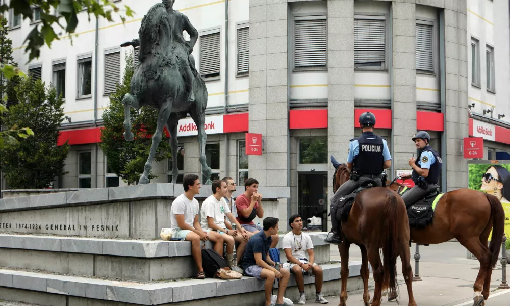 26.07.2023 - simbolična fotografijaspomenik Rudolfu Maistru, policija, konjenikiFoto: Tomaž Skale