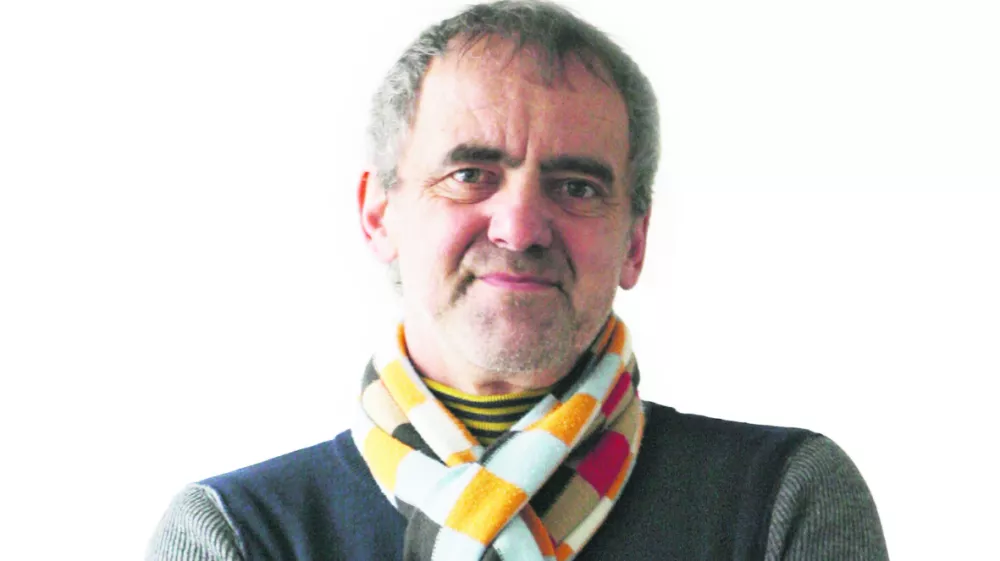 Leon Magdalenc, zunanji kolumnist - Dnevnik 2016 - portreti za komentarje in kolumne - kolumnisti - - //FOTO: Tomaž Skale------barvno, belo ozadje, za kolumno, PERMANENT!!!