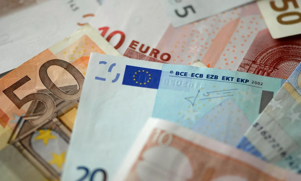 Skoraj 10 milijonov evrov vredna goljufija: denar razpršili po Sloveniji in tujini