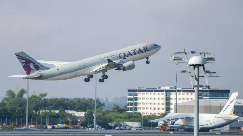 FILE -A Qatar Airways plane takes off from Leipzig/Halle Airport, July 18, 2025, Saxony, Schkeuditz. (Jan Woitas/dpa/dpa via AP, File)