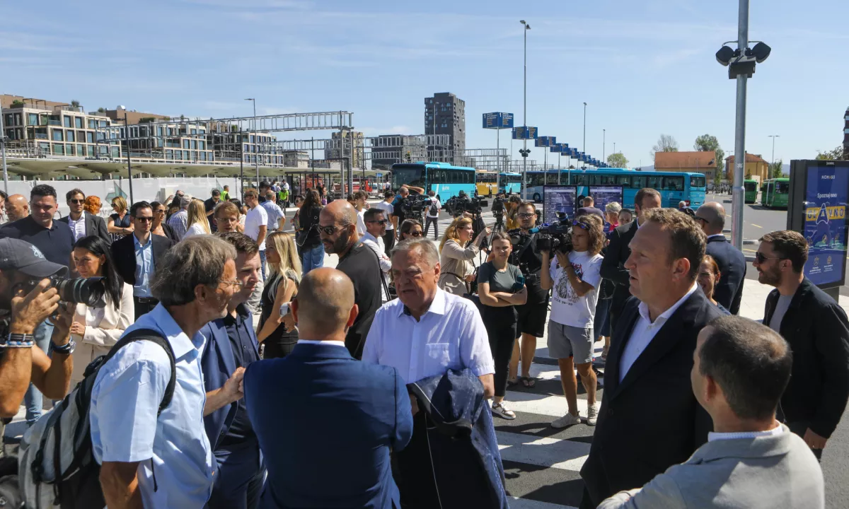 Nova (začasna?) avtobusna postaja ob Masarykovi cesti