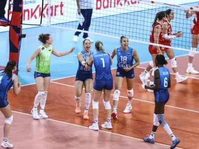 Slovenke so bile blizu presenečenja le v drugem nizu. Foto: CEV