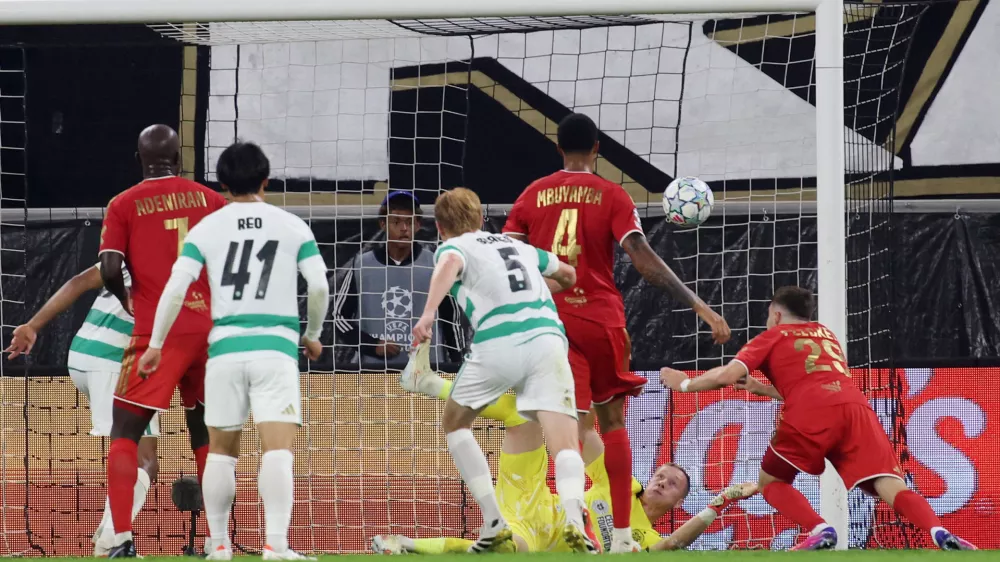 Soccer Football - UEFA Champions League - Play Off - Second Leg - LASK v Celtic - Raiffeisen Arena, Linz, Austria - August 25, 2026 LASK's Florian Flecker scores their fourth goal past Celtic's Viljami Sinisalo REUTERS/Leonhard Foeger