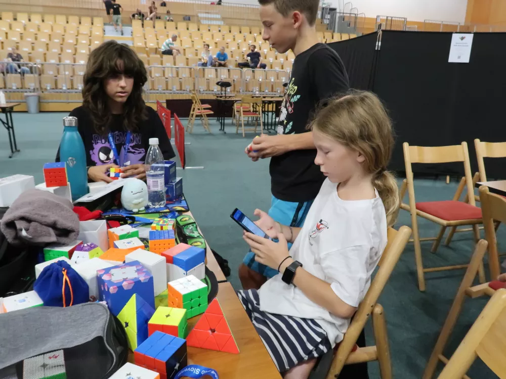 Državno prvenstvo v re&scaron;evanju Rubikove kocke, Dobrova 2026, Rubik klub Slovenija / Foto: Nata&scaron;a Bucik Ozebek