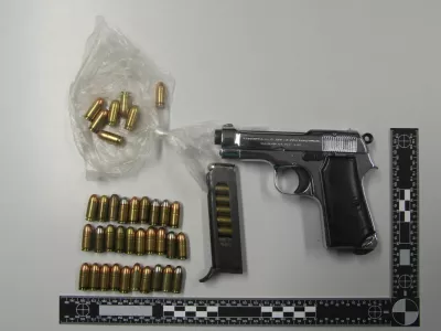 27-letniku so zasegli pi&scaron;tolo Beretta in več nabojev. 